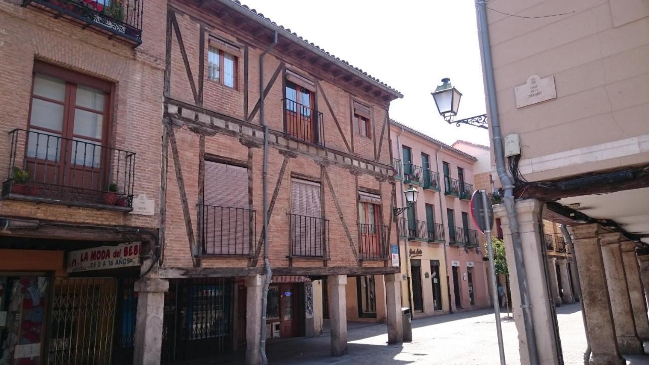 Casa De Huespedes Vecinodecerbantes Hotel Alcala de Henares Exterior photo